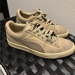 Puma Suede Beige Sneakers